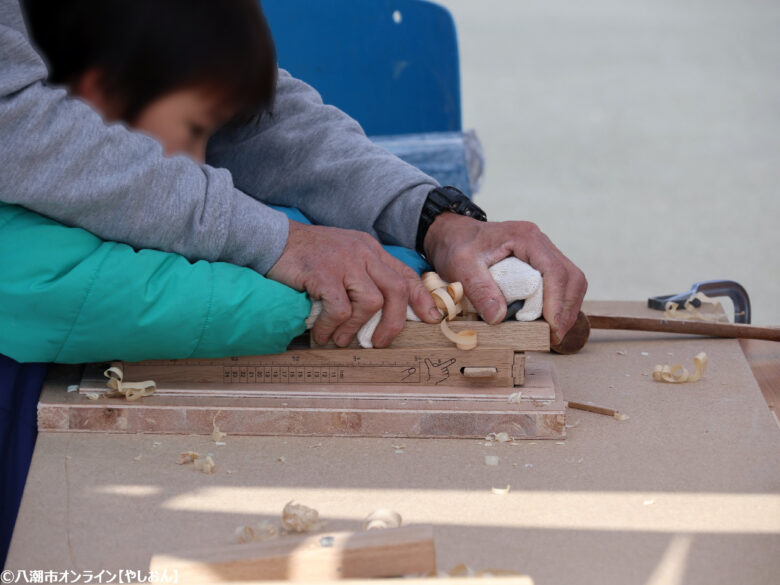 春空の下にぎわう八潮朝市が開催 食と学びが交差する駅前の一日