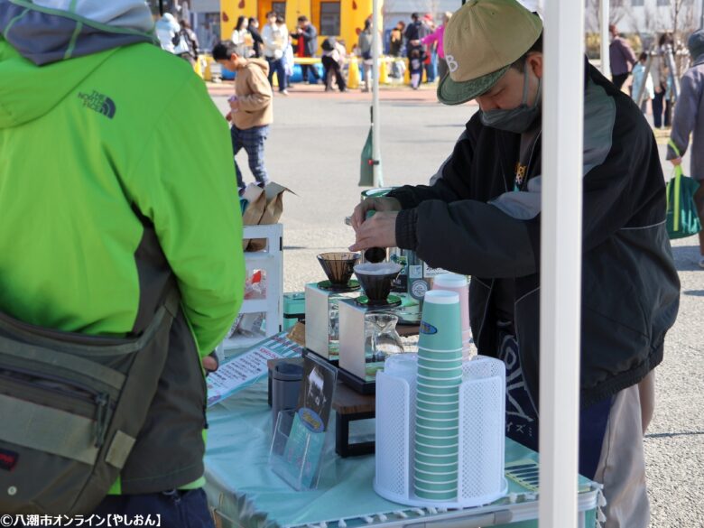 春空の下にぎわう八潮朝市が開催　食と学びが交差する駅前の一日