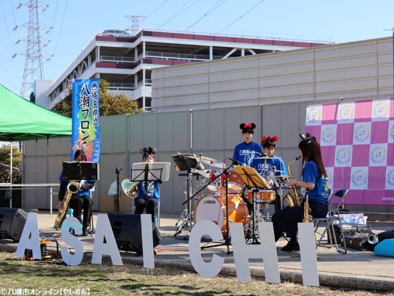 春空の下にぎわう八潮朝市が開催 食と学びが交差する駅前の一日