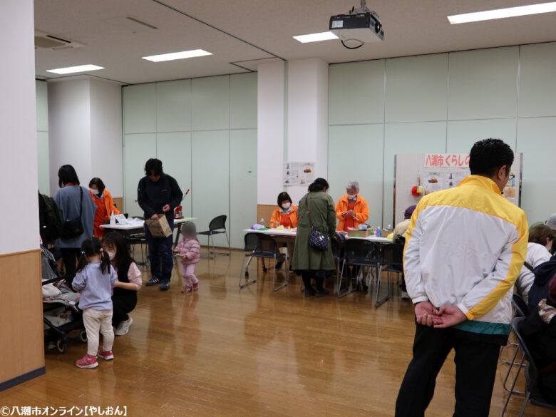 春空の下にぎわう八潮朝市が開催 食と学びが交差する駅前の一日
