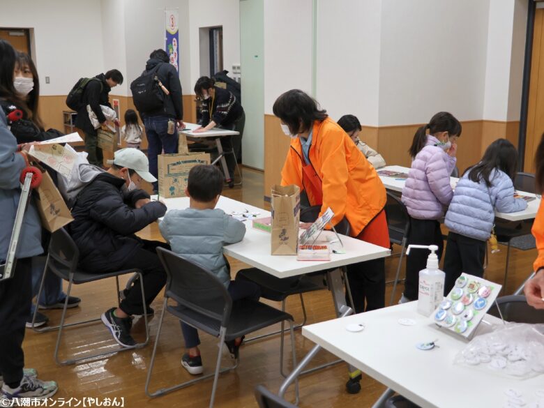 春空の下にぎわう八潮朝市が開催 食と学びが交差する駅前の一日