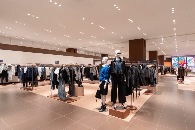 人気ファッションブランド「URBAN REVIVO」日本初上陸　イオンレイクタウンkazeに首都圏1号店が開業