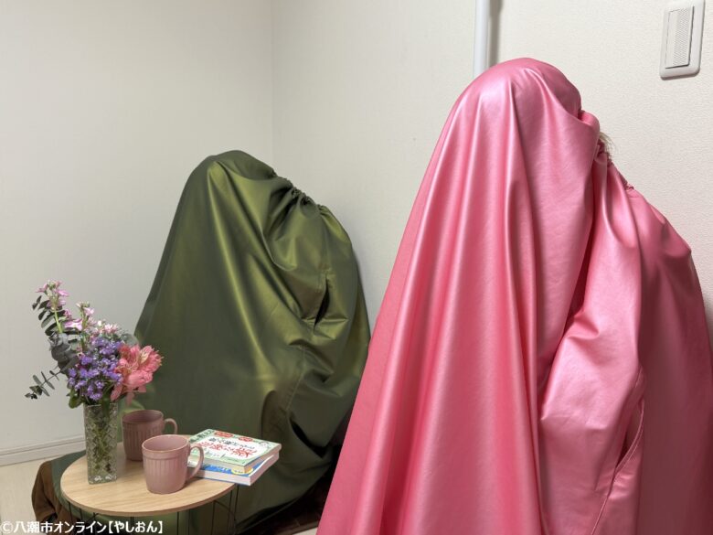 頭部まですっぽりと覆った状態。通う毎に発汗作用が向上するそうです。