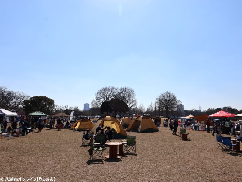 青空の公園で本と出会う週末　みさと公園で「第3回みさとブックマーケット」が開催されました