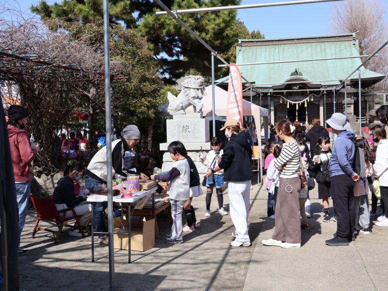 三郷市戸ヶ崎で地域交流イベント「戸ヶ崎 de 祭 2026」開催 神社境内に屋台や音楽が集う春のにぎわい