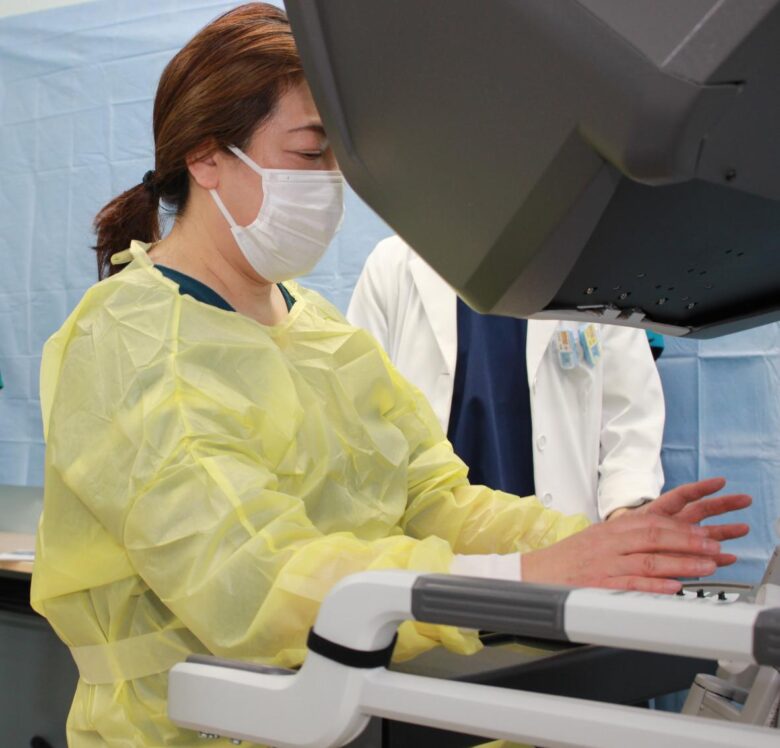 八潮中央総合病院で「ダビンチ」体験会レポート　最先端ロボット手術を地域に公開