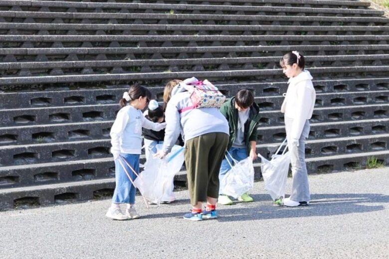 2年ぶりの「花桃まつり」へ準備着々　フラワーパークで地域合同の「夢拾い」清掃活動