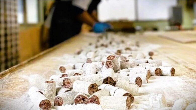 藤田製菓・作業風景、チョコレートカカオニブ