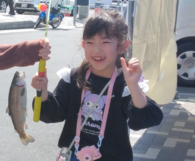 三郷ハウジングステージでニジマス釣り＆BBQ体験開催　家族で楽しむ無料イベント【4月5日】