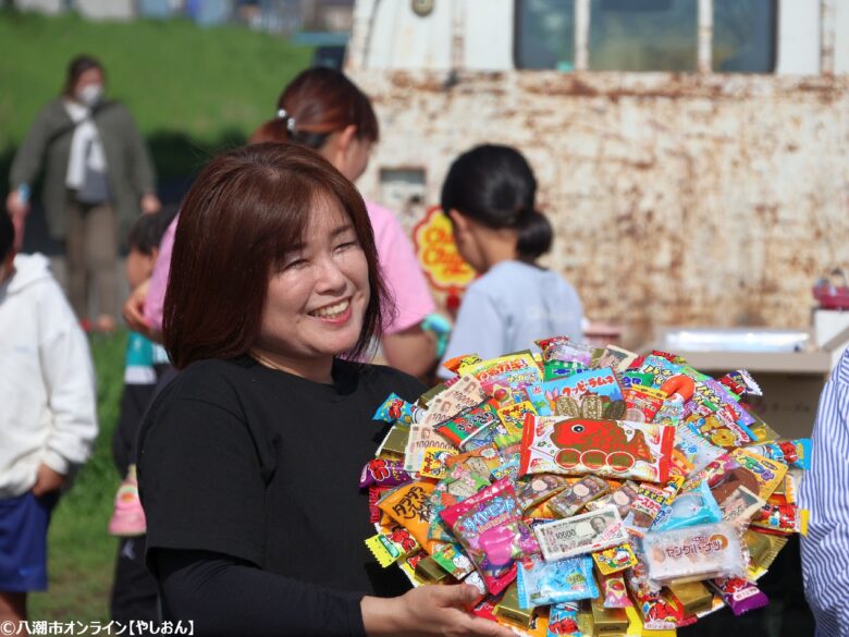 八潮の地域清掃「夢ひろい」4周年　フラワーパークで春の特別回開催