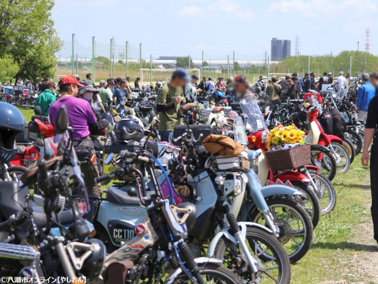 八潮で人気バイクイベント「カブミーティング春ハラミ」最終回レポート　300台超が集結