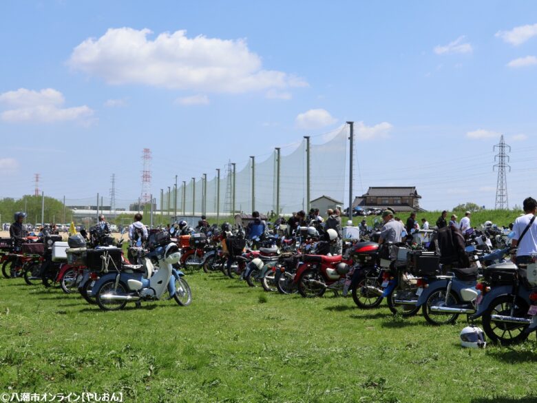 八潮で人気バイクイベント「カブミーティング春ハラミ」最終回レポート　300台超が集結