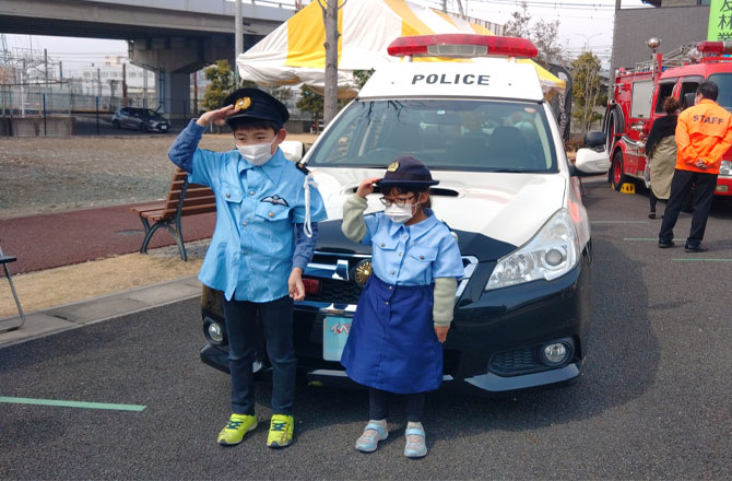 働く車がやってくる！（はしご車&パトカー&救急車）＆なりきり撮影会