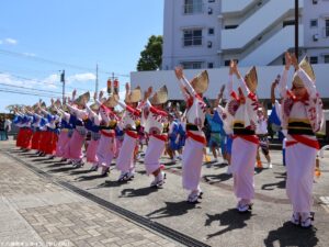 60名超の踊り手が八潮団地に集結　阿波踊りで盛り上がる「春の健康フェスティバル」レポート