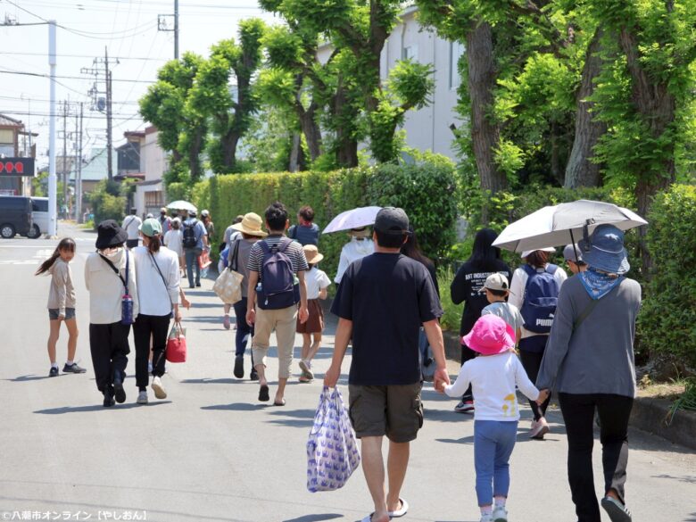 泥んこになって学ぶ“食”の大切さ　第11回「八潮ふるさと体験教室」田植え体験を開催