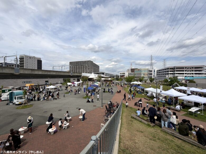 八潮駅前公園で「八々の庭」開催レポート　約50店舗が集う春の人気マルシェに多くの来場者
