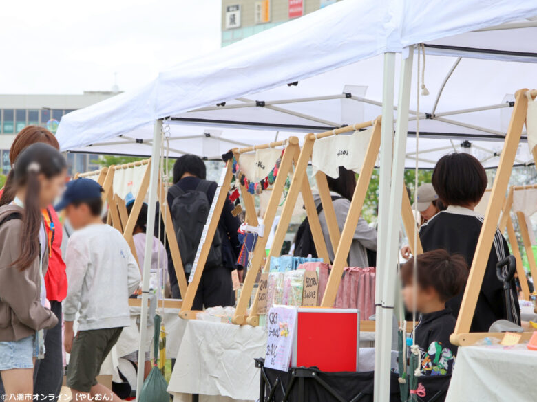 八潮駅前公園で「八々の庭」開催レポート　約50店舗が集う春の人気マルシェに多くの来場者
