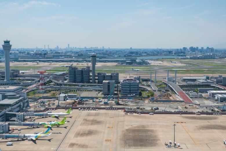 離陸直後の機窓からの羽田空港