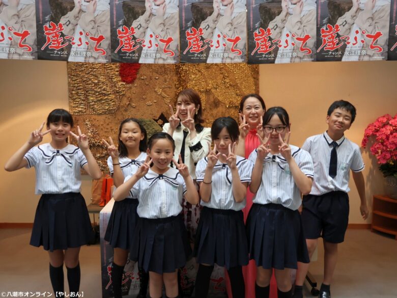 永江理奈さん初の全国ツアー先行公演「With!」 八潮メセナで昭和歌謡と地域の絆が響く感動ステージ