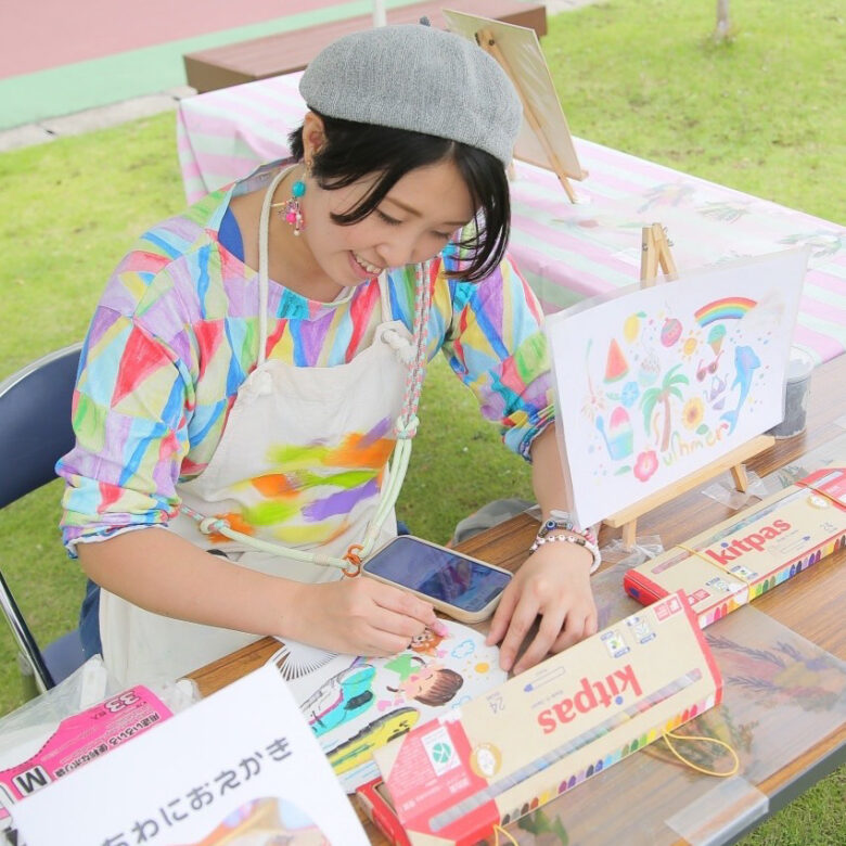 \親子でぺたぺた♪/ お野菜スタンプでポストカードを作ろう!