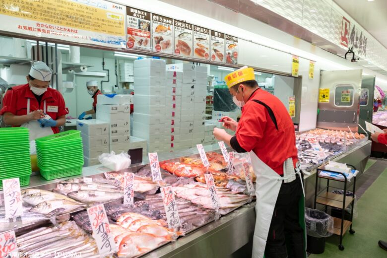 角上魚類 草加店に北海道直送「活ほたて」が到着!巨大活魚車が登場する2日間限定イベント開催