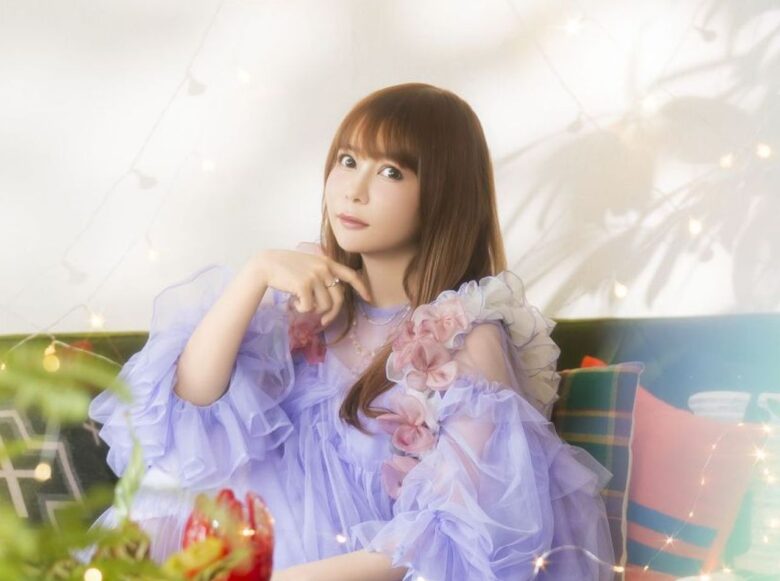 中川翔子がイオンレイクタウンに登場!新曲「Twilight Magic」をミニライブで披露