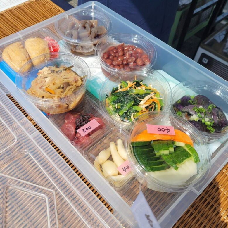 八潮で人気の手作り弁当「紺膳」がJAさいかつ直売所に毎月出店 愛情たっぷりのお惣菜が並びます