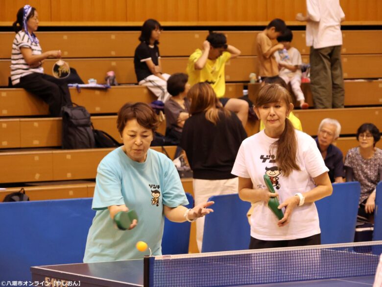 スリッパ片手に真剣勝負!八潮「スリッパ卓球大会」が2年ぶりに開催