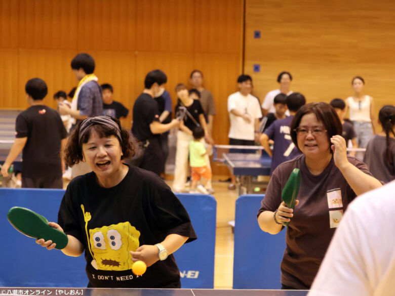 スリッパ片手に真剣勝負!八潮「スリッパ卓球大会」が2年ぶりに開催