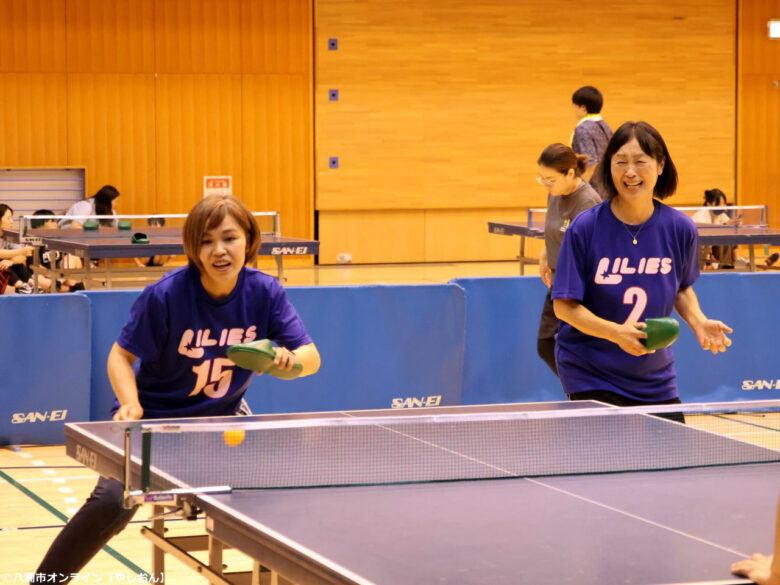 スリッパ片手に真剣勝負!八潮「スリッパ卓球大会」が2年ぶりに開催
