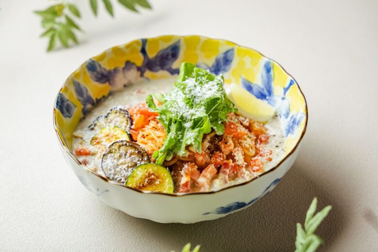 完熟トマトの夏野菜冷麺 ~パンチェッタと豆乳スープ仕立て~