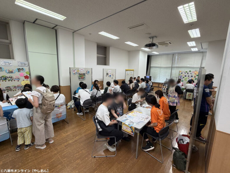 八潮で初開催「保育園なんでも相談フェア」に多くの家族 市内26施設が集結