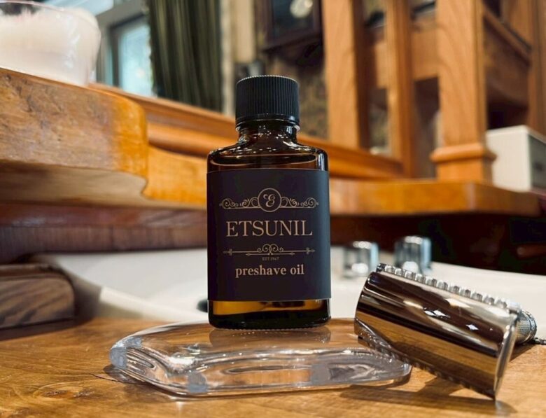 八潮に製造拠点を置く三和油脂興業、「ETSUNIL」からプレシェーブオイル発売