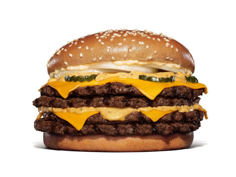 バーガーキングに総重量527gの“4枚肉”バーガー登場!ガーリックソースあふれる一品