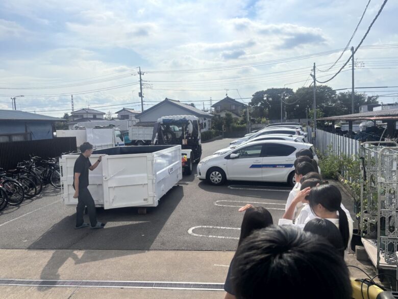 八潮の高校生20人が「解体・産廃」の仕事を体験 地元企業ビクトリーが会社見学会