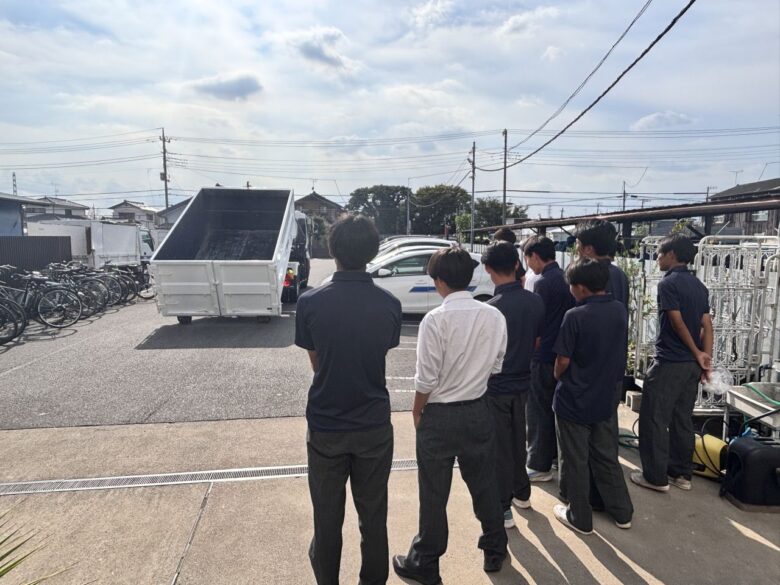 八潮の高校生20人が「解体・産廃」の仕事を体験 地元企業ビクトリーが会社見学会