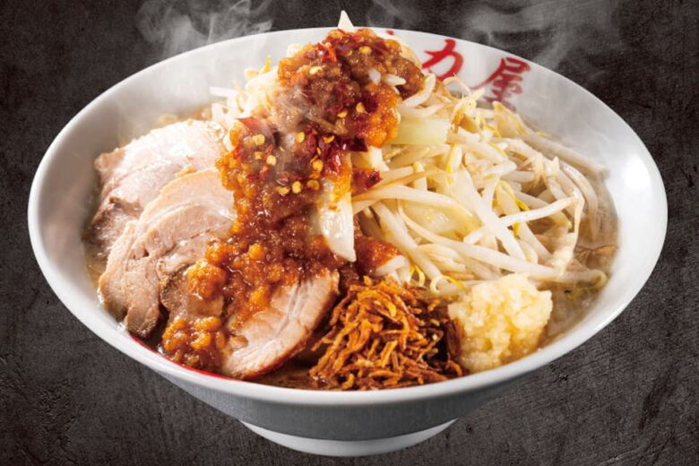総重量約1kgの一杯が魁力屋に!「にんにく背脂鶏白湯G」など2種が10月14日登場