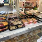 【レポート】八潮市伊草で「紺膳」と「BluNavy」の自宅前販売！焼きたてピザと手作り弁当を満喫
