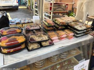 【レポート】八潮市伊草で「紺膳」と「BluNavy」の自宅前販売！焼きたてピザと手作り弁当を満喫