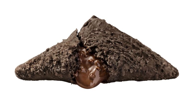 マックの三角チョコパイに「いちご味」が新登場！10月7日発売、定番の黒も香ばしくリニューアル