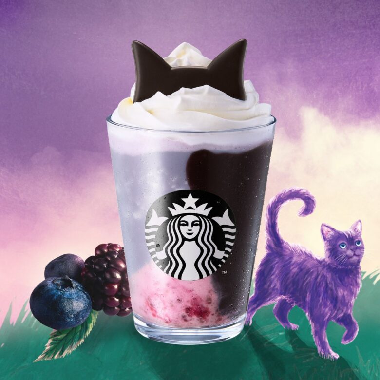 スターバックス、かわいいねこ耳付き!「ブラックベリー ヨーグルト フラペチーノ 黒耳ver./白耳ver.」を発売