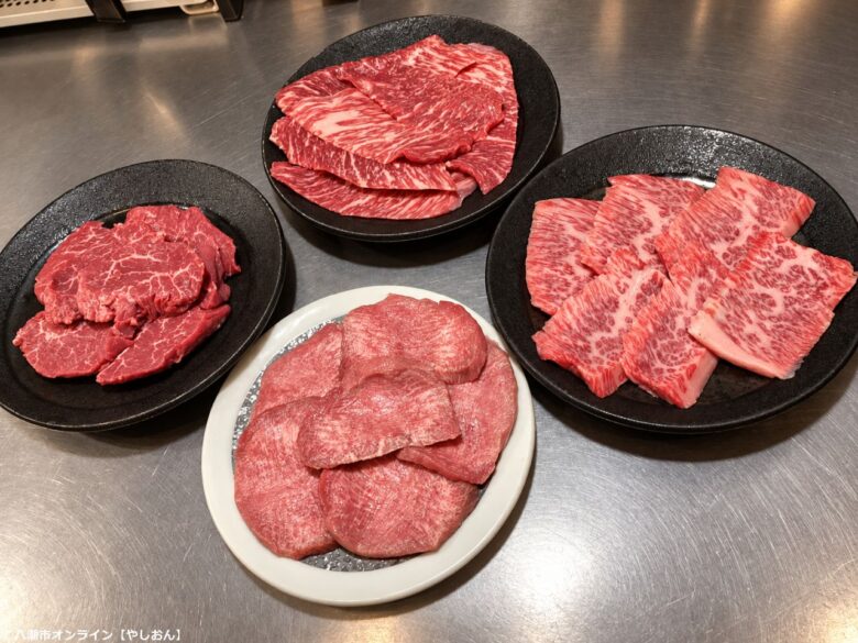 八潮の「炭火焼肉 丑年」に平日限定コース 飲み放題付き6,650円でタンやカルビを
