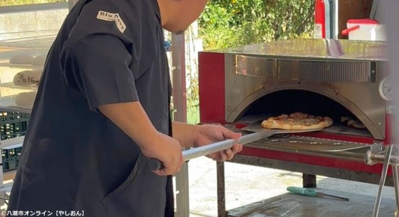 八潮市伊草で「紺膳」と「BluNavy」の自宅前販売!焼きたてピザと手作り弁当を満喫