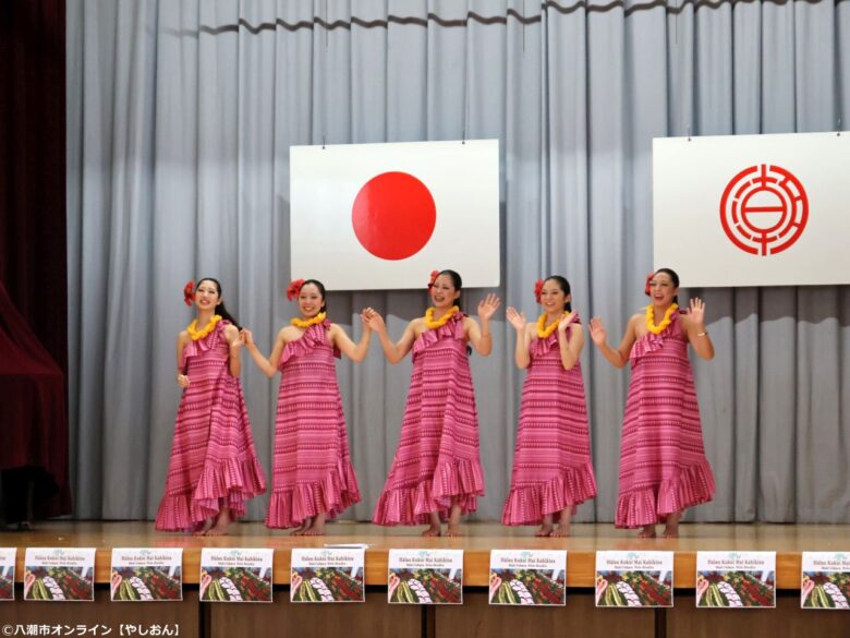 八條小学校で「八條ALOHA」開催！JALの紙飛行機教室とフラ体験を親子で楽しむ秋の一日