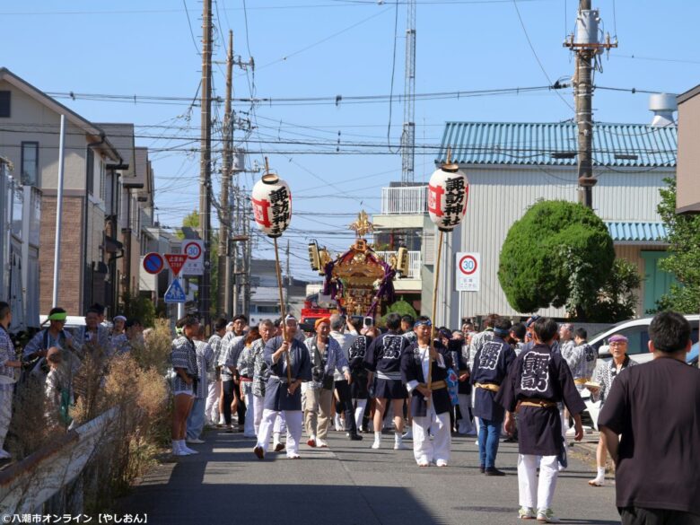 9年ぶりの大祭、約90人の担ぎ手とともに神輿が発進 八潮・中馬場諏訪神社レポート