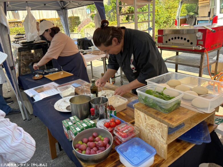 八潮市伊草で「紺膳」と「BluNavy」の自宅前販売!焼きたてピザと手作り弁当を満喫