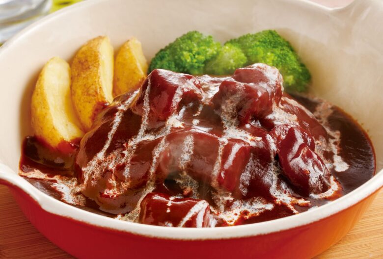ジョイフルの秋冬メニューが10月6日登場!ビーフシチューに肉増しすき焼き、八潮でも秋の外食へ