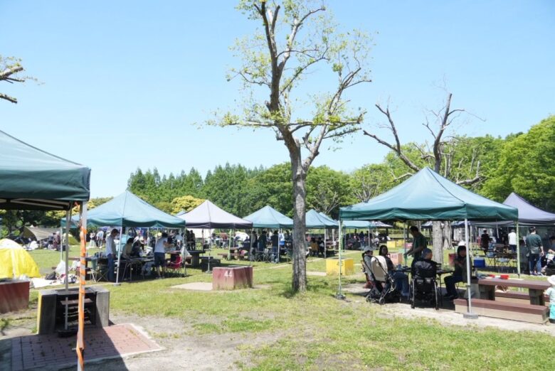 三郷「みさと公園」で秋のBBQを。手ぶらプランと大型遊具で、家族の休日にも