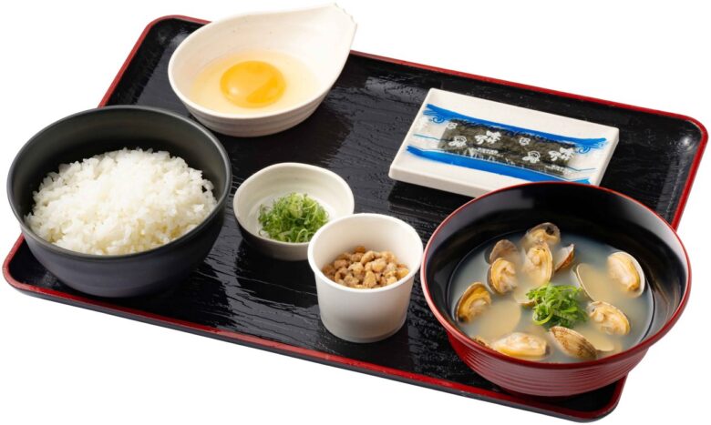 納豆・味付けのり・生たまご・中ライス・貝汁